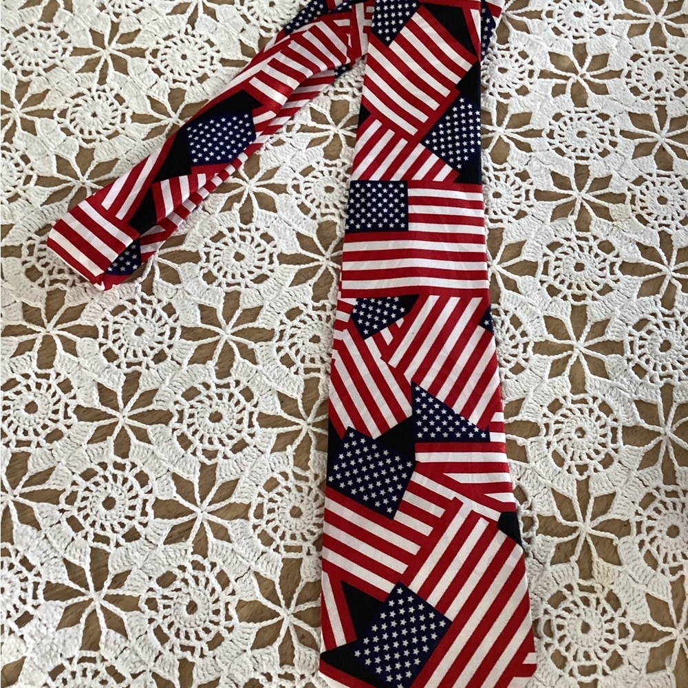 Red, White & Blue Flag Print Tie